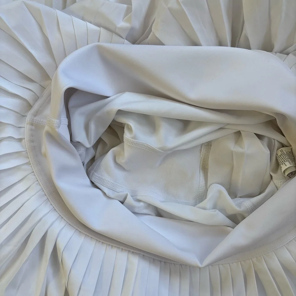 ALO Yoga White A-Line Pleated Skort